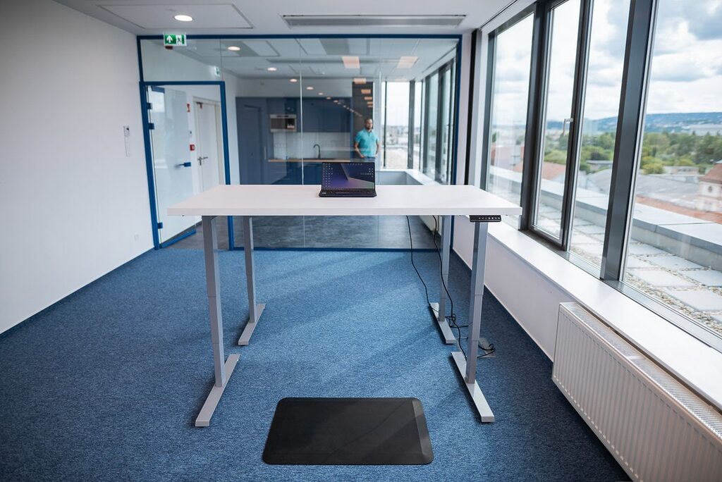 Beactive Állítható Asztal