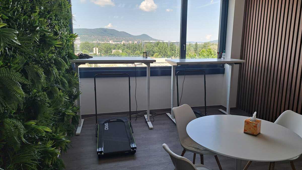 Sétálópadok és Állítható Asztalok a Starschema-ban