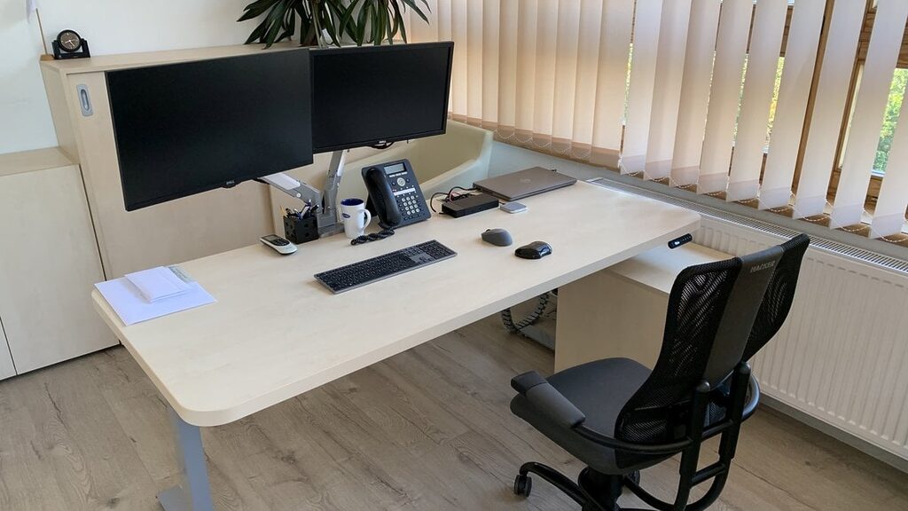 BeActive Asztal saroklekerekítéssel