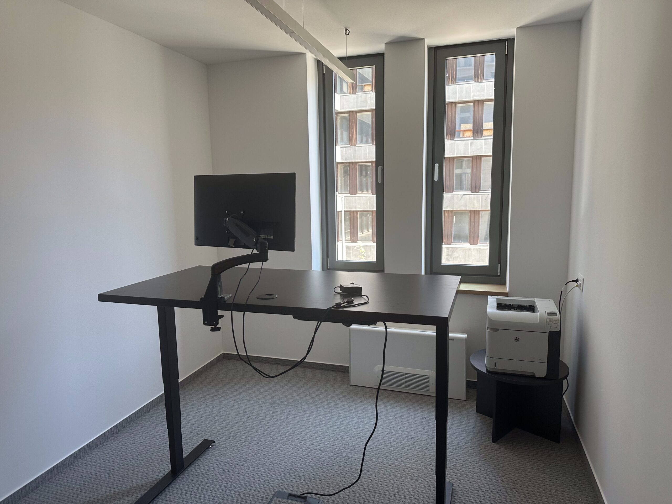 Állítható Magasságú Asztal,Emelhető Asztal